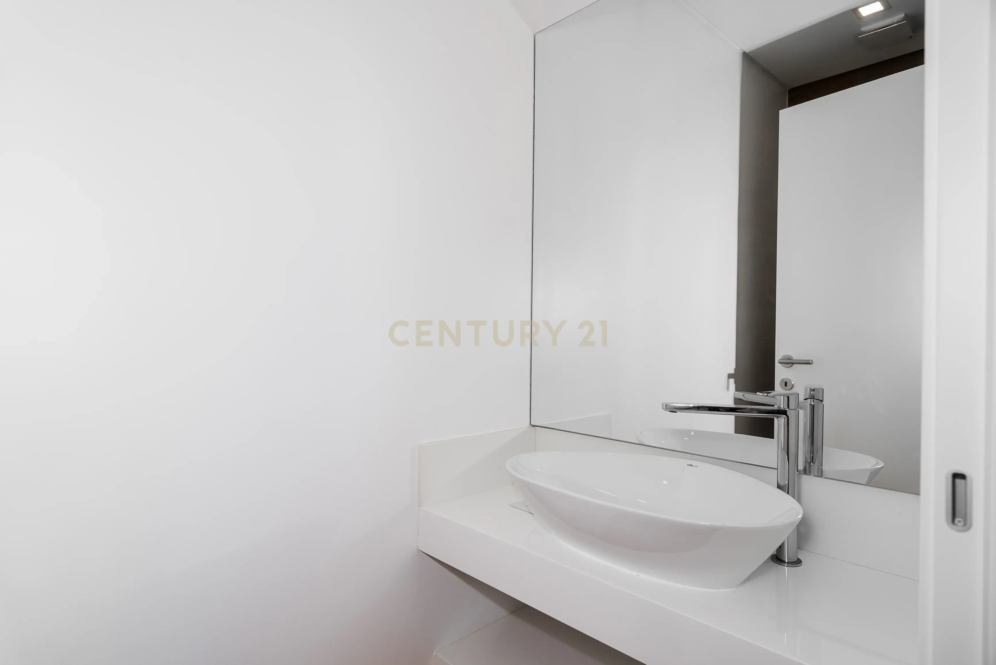 Apartamento T3 a estrear - Centro de Lisboa - Image 11